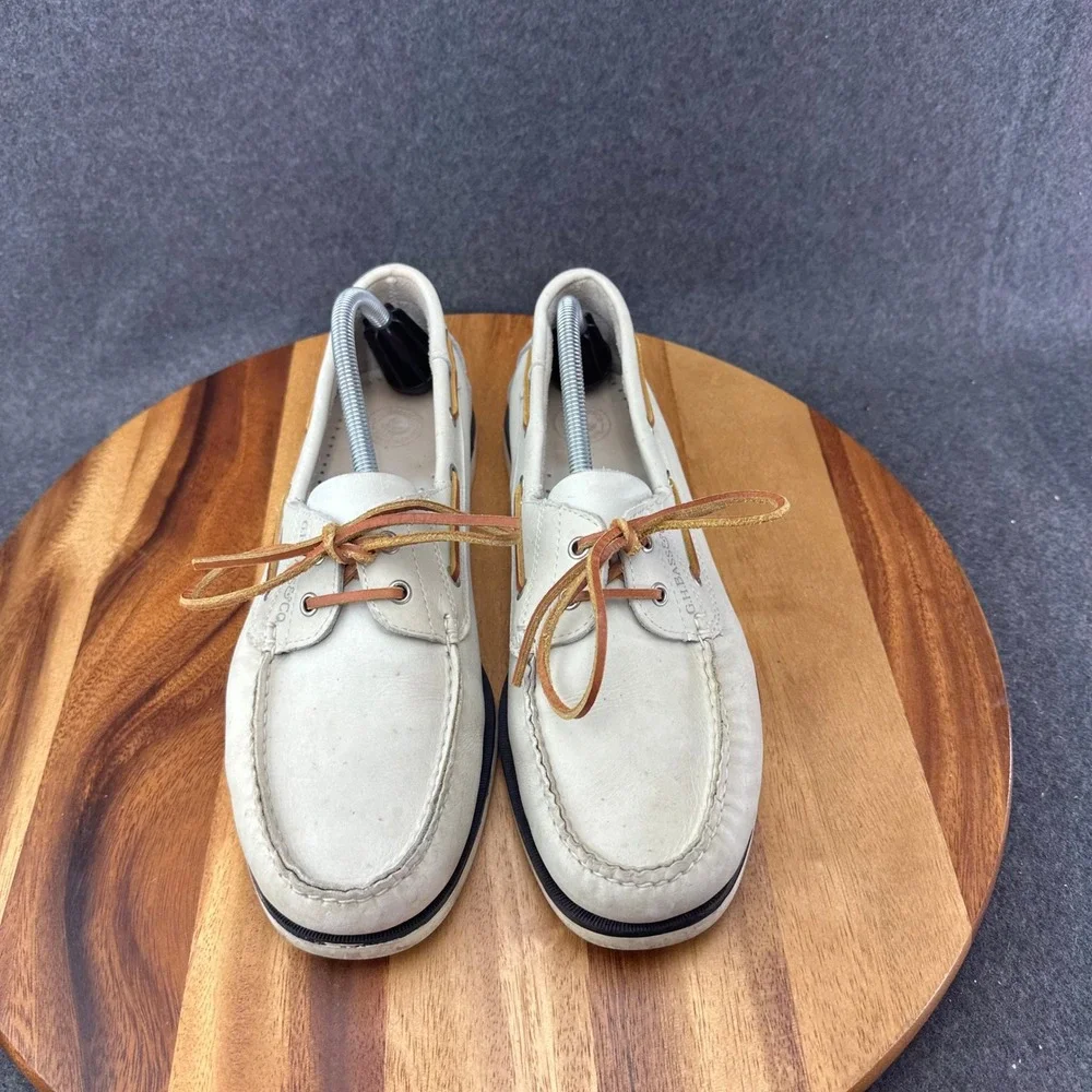 GH Bass White Leather Boat Shoes Mens Size 10M Heritage Collection T 049